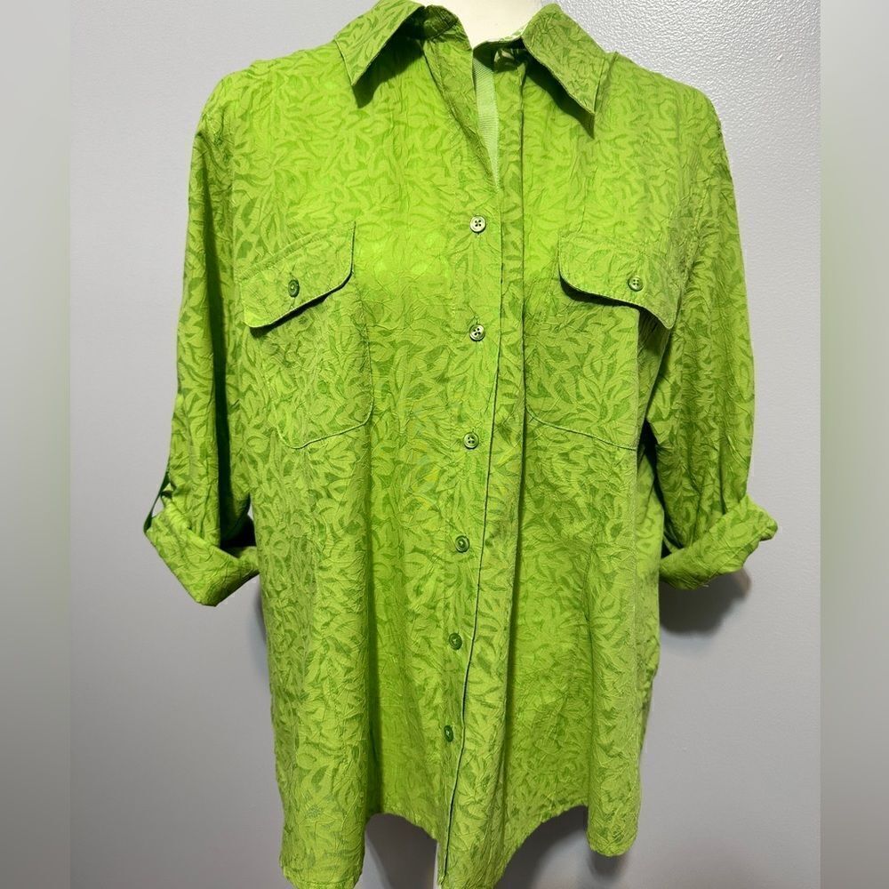 Coldwater Creek green, three-quarter sleeve button up shirt. Size XL(18)